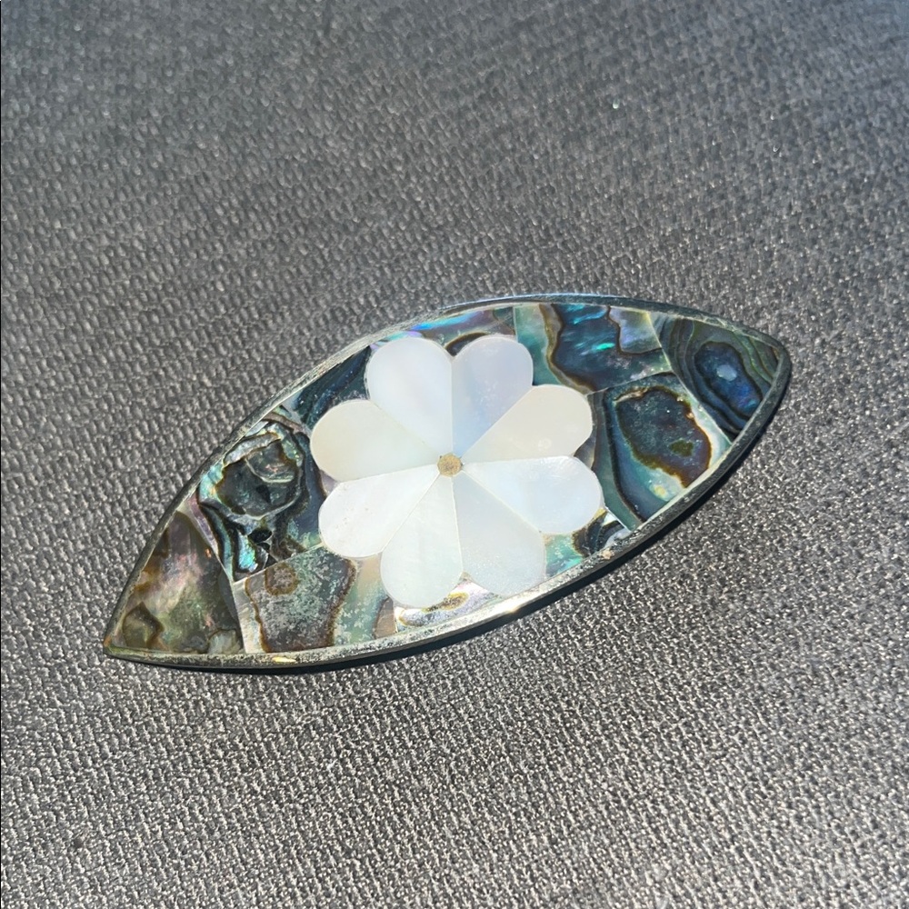 Abalone Shell Barrette with White Flower Inlay - Picture 3 of 12